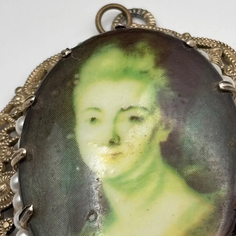 Vintage Painted Filigree Pendant West Germany Gold Tone Beaded 2.25
